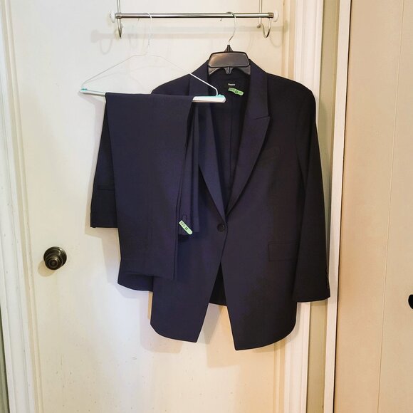 Theory Jackets & Blazers - Theory Women's Wool Suit - Blazer & Pants. Navy Blue